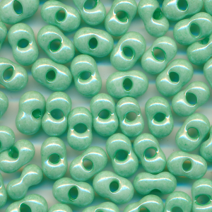 Farfalle, Schmetterlinge apfel-grün lüster, Inhalt 30 Stück, Größe 6,5 x 3,2 mm