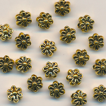 Metallperlen goldfarben, Inhalt 12 St&uuml;ck, Gr&ouml;&szlig;e 6 mm, Blume