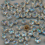 Glasstrass, bergkristall Diamantschliff, 20 Stück Größe 5 mm, gefasst, zum Aufnähen, Preciosa