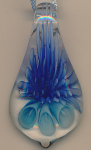 Anhänger-Blüte blau kristall, Größe 30 x 58 mm, Inhalt 1 Stück mit  Band