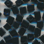 W&uuml;rfel-Perlen schwarz, Inhalt 20 g, Gr&ouml;&szlig;e 4 mm