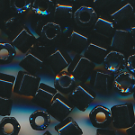 Hexa-Cut-Perlen schwarz opak, Inhalt 20 g, Gr&ouml;&szlig;e 9/0