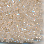 Hexa-Cut-Perlen woll-wei&szlig; opak l&uuml;ster, Inhalt 20 g, Gr&ouml;&szlig;e 10/0