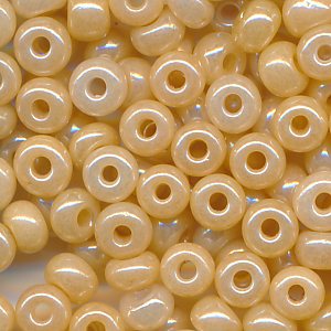 Rocailles lüster opak sand, Größe 6/0  (4,0 mm), 100 Gramm