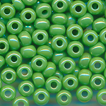 Rocailles grün opak rainbow, Größe 10/0  (2,3 mm), 20 Gramm
