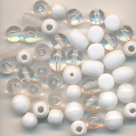 Glasperlen Mix kristall weiß, Inhalt 45 Stück, Größe 4 - 7 mm