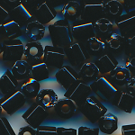 Hexa-Cut-Perlen schwarz opak, Inhalt 20 g, Gr&ouml;&szlig;e 10/0