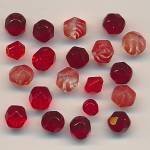 Facettenperle rot, Inhalt 20 St&uuml;ck, Gr&ouml;&szlig;e 4 - 6 mm, Glasperlen Mix