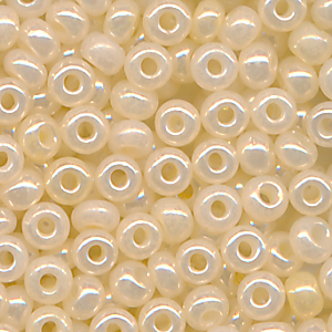 Rocailles cream perlmutt. Größe 11/0  (2,1 mm) 100 Gramm