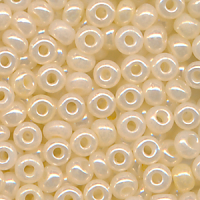 Rocailles cream perlmutt. Größe 11/0  (2,1 mm)...
