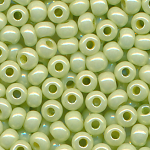 Rocailles grün pastell, Inhalt 8 g, Größe 11/0. böhmisch